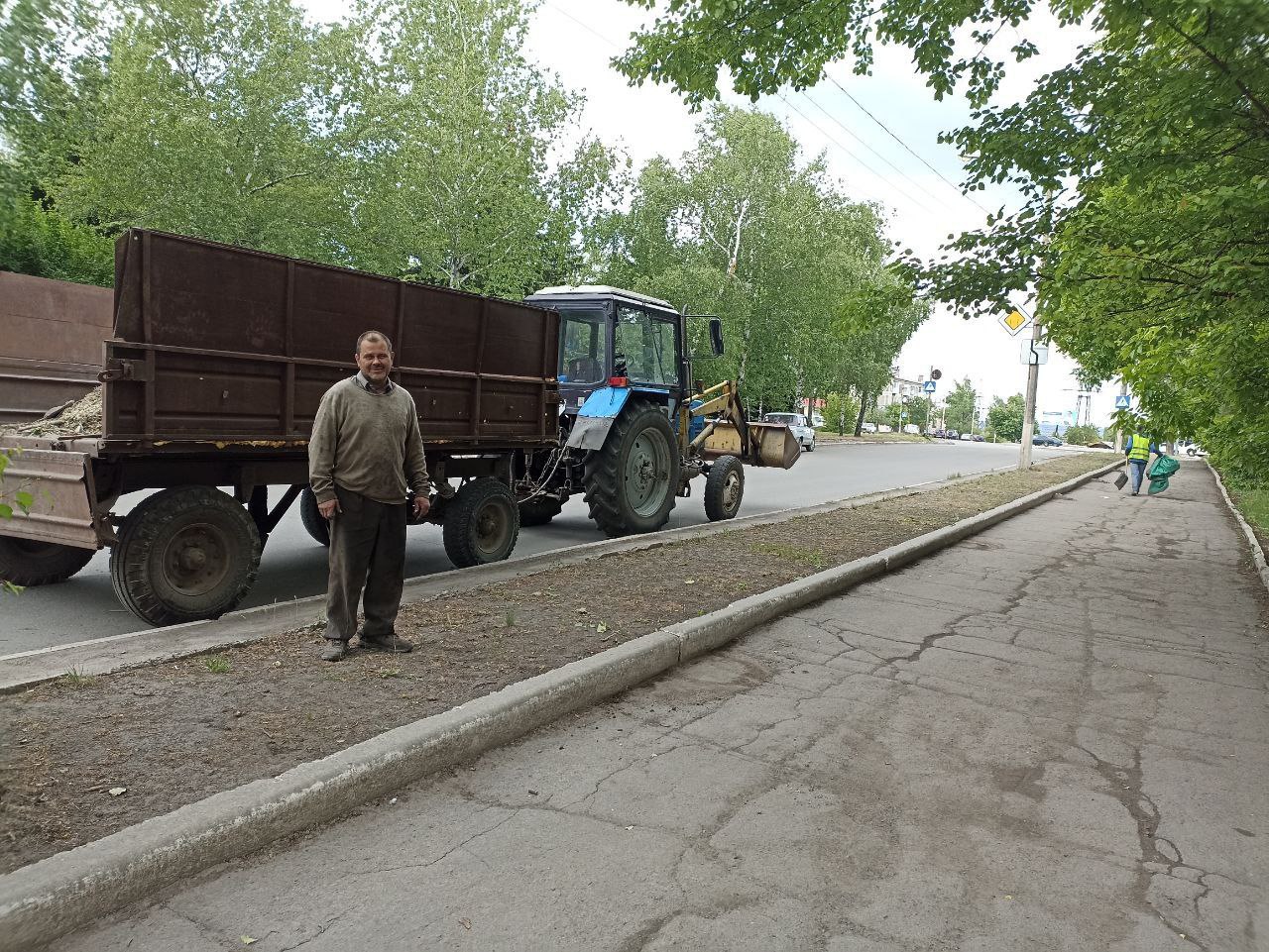 В рамках проведения двухмесячника по благоустройству и акции  «Чистый четверг» 16 мая на территории Шахтерского муниципального округа.