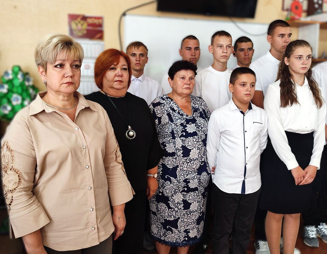 В школе Шахтерска открыли музейный уголок «СВОИ», посвященный участникам Специальной Военной Операции.