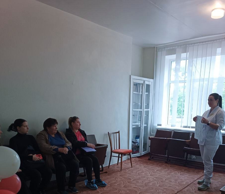 В рамках федерального проекта ВПП &quot;Единая Россия&quot; Крепкая семья в женской консультации ЦГБ г.Шахтерска проведён тематический час, направленный на важность профилактики заболеваний эндокринной системы.
