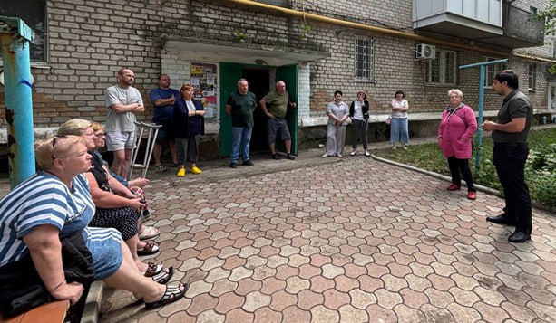 Заместитель главы Администрации Шахтерского муниципального округа встретился с жителями.