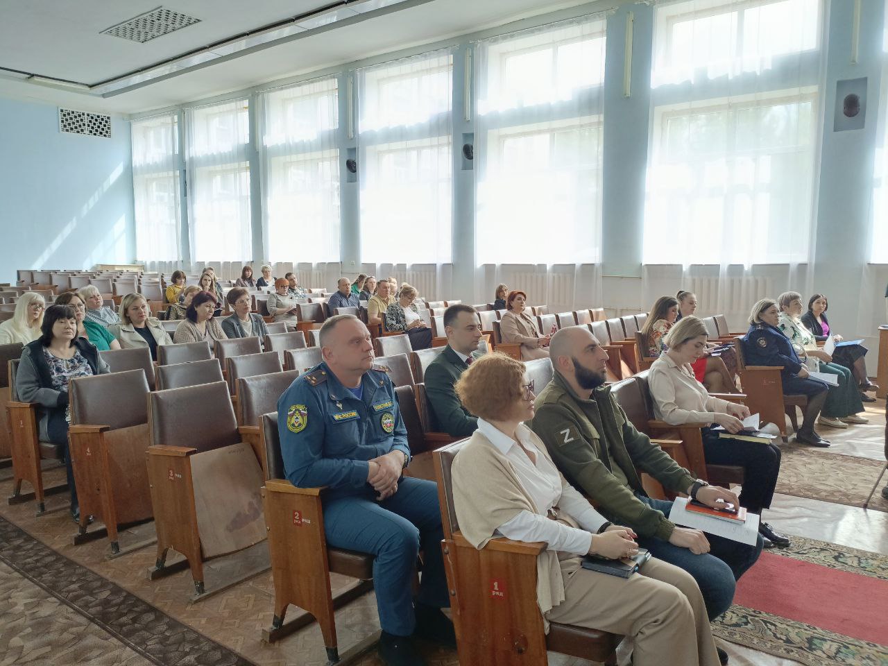 В Шахтерске обсудили вопросы трудовой деятельности и подготовку к майским праздникам.