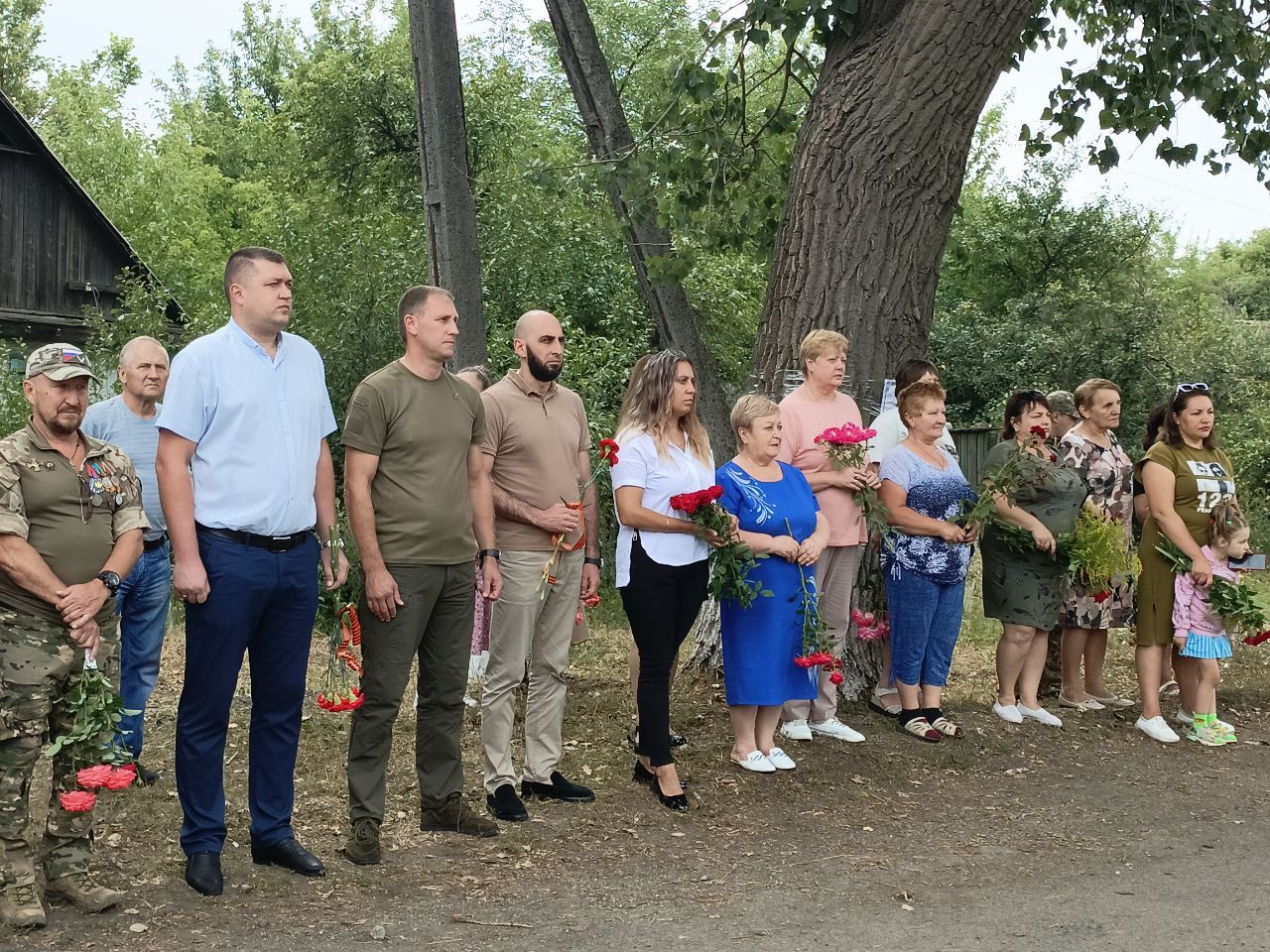 В Петропавловке почтили память защитников села.