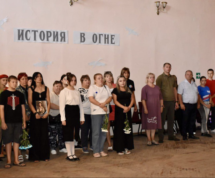 В Кировском открыли патриотическую выставку. В Кировском открыли патриотическую выставку.