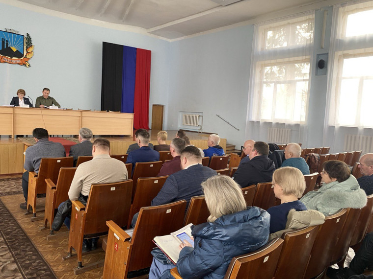 В Шахтерске депутаты рассмотрели и приняли ряд вопросов. В Шахтерске депутаты рассмотрели и приняли ряд вопросов.