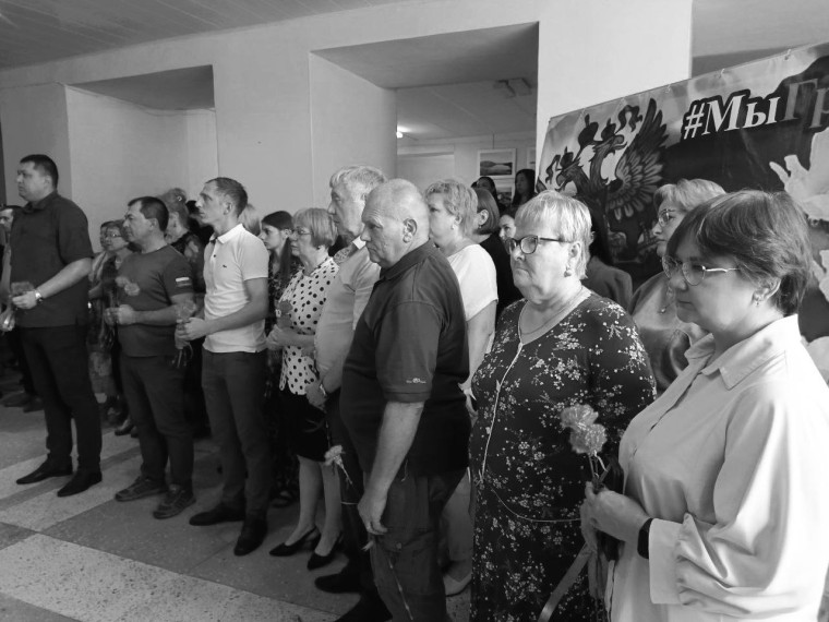 В Шахтерске почтили память жертв теракта в Беслане. В Шахтерске почтили память жертв теракта в Беслане.