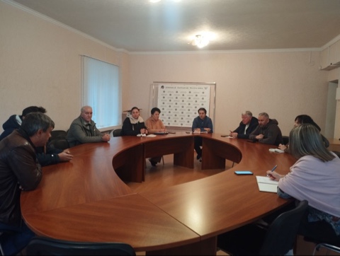 В Ждановке прошло совещание о прохождении отопительного сезона с руководителями предприятий. В Ждановке прошло совещание о прохождении отопительного сезона с руководителями предприятий.