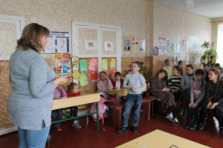 В Шахтерской школе прошло занятие о первоцветах . В Шахтерской школе прошло занятие о первоцветах .