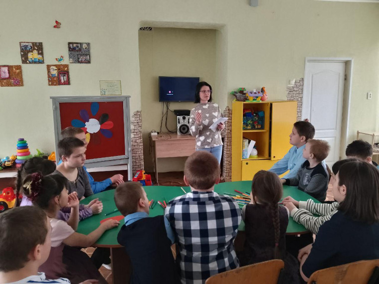 В Детском социальном центре Шахтерска проведен диспут «Кого называют патриотом?». В Детском социальном центре Шахтерска проведен диспут «Кого называют патриотом?».