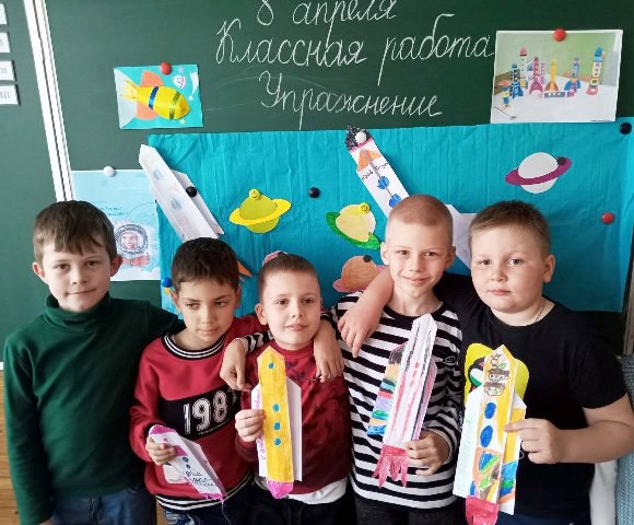 На станции юных техников Шахтерска проходит неделя космонавтики. На станции юных техников Шахтерска проходит неделя космонавтики.