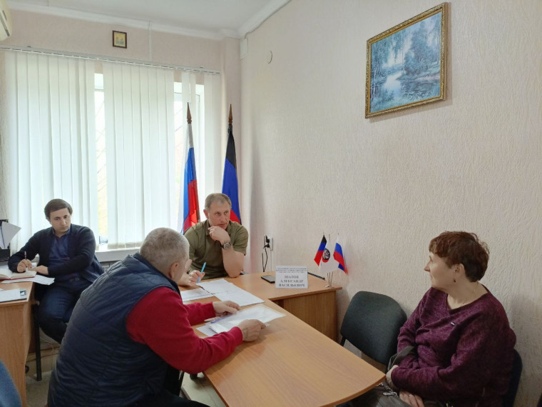 Александр Шатов ответил на вопросы жителей Шахтерского муниципального округа. Александр Шатов ответил на вопросы жителей Шахтерского муниципального округа.