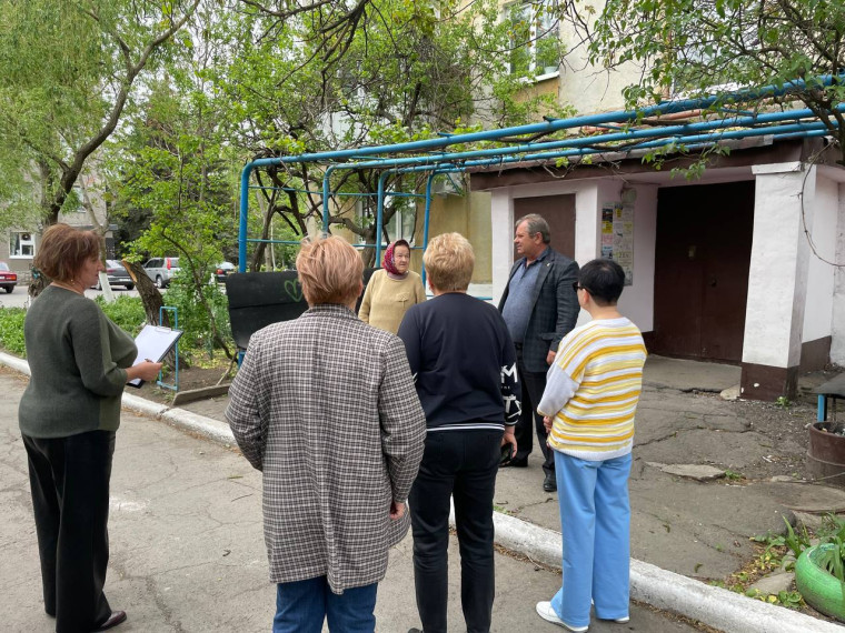 Сергей Назаров обсудил с кировчанами транспортное сообщение и благоустройство. Сергей Назаров обсудил с кировчанами транспортное сообщение и благоустройство.