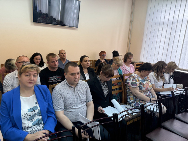 В Шахтерске обсуждены вопросы социального и культурного направлений. В Шахтерске обсуждены вопросы социального и культурного направлений.