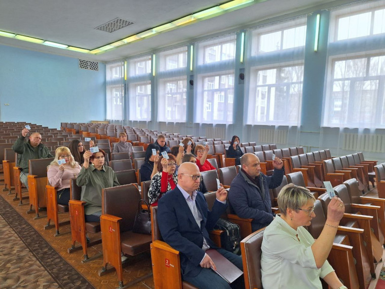 В Шахтерске состоялся политический совет местного отделения партии «Единая Россия». В Шахтерске состоялся политический совет местного отделения партии «Единая Россия».