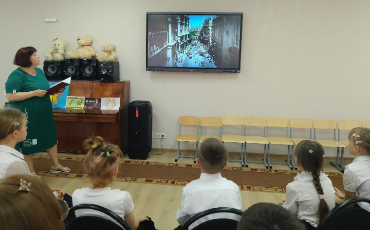 В детском социальном центре Шахтерска прошло мероприятие ко Дню памяти и скорби. В детском социальном центре Шахтерска прошло мероприятие ко Дню памяти и скорби.