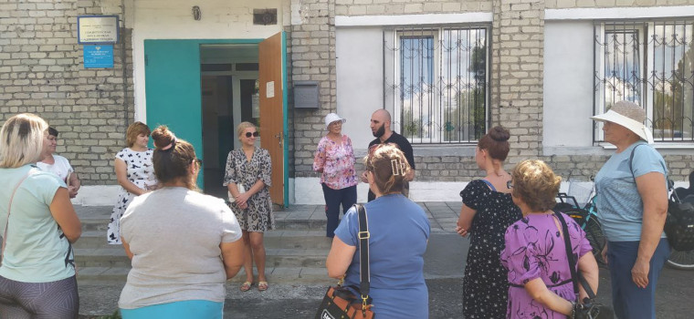 Руслан Дудников обсудил с жителями пгт Сердитое социально-значимые вопросы. Руслан Дудников обсудил с жителями пгт Сердитое социально-значимые вопросы.
